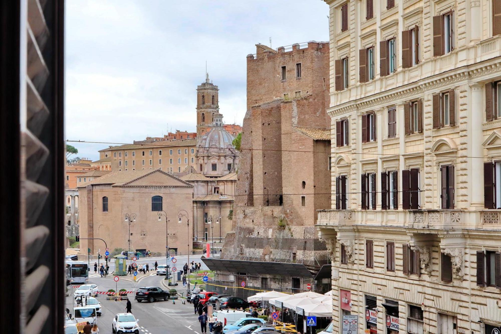 Ych-Lussuoso Appartamento Al Colosseo 罗马 外观 照片